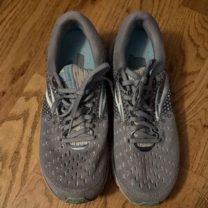 Brooks Women's Gray and Light Blue Athletic Running Shoes